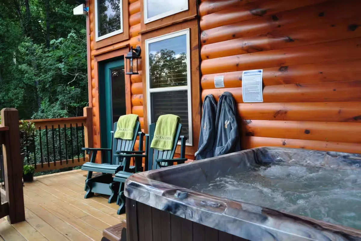 Hot tub with mtn views